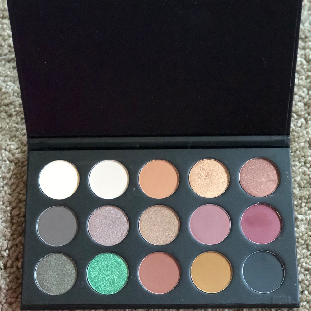 MORPHE X KATHLEEN LIGHTS LIMITED EDITION